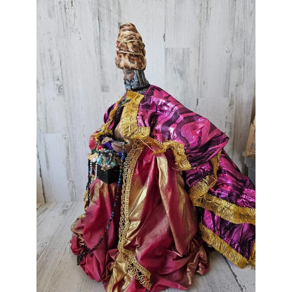 Vintage xmas dreams Crafter dreams paper mache Wiseman Nativity myrrh centerpiec